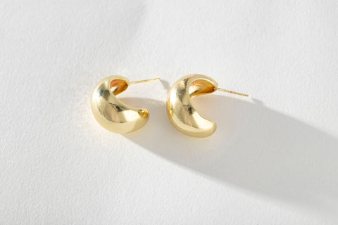 Georgia Round Hoop Studs In Gold Georgia Round Hoop Studs In Gold