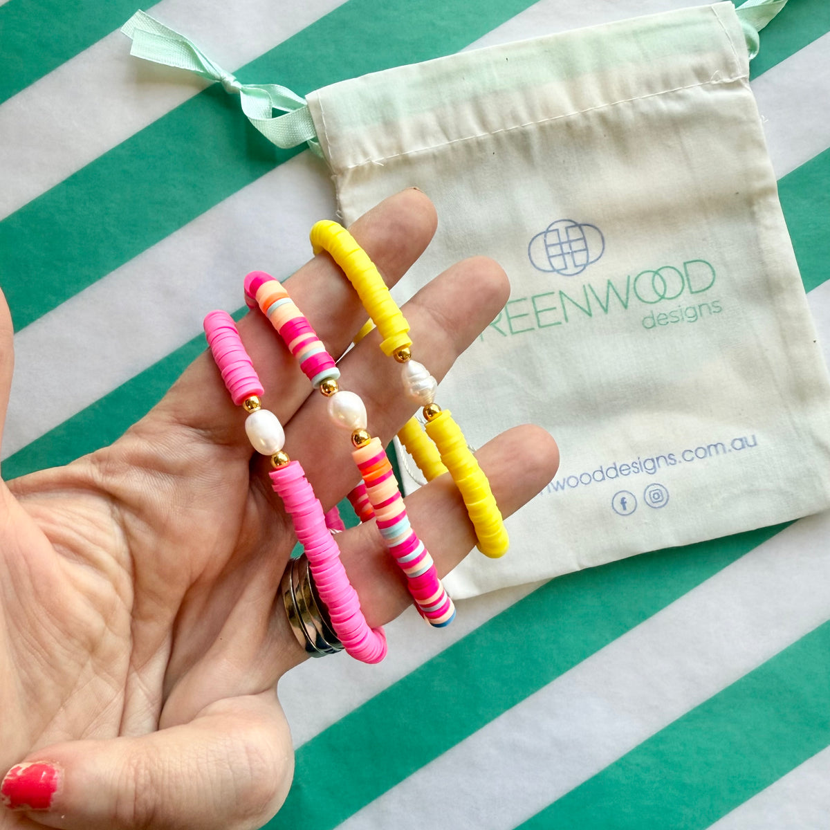 $25 Bright as a Button Buddle