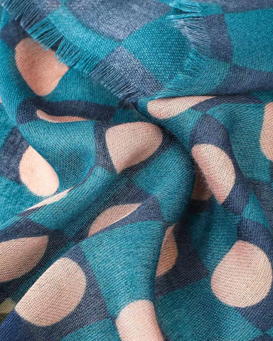 Frankie Geo in Multi Autumn/Winter Scarf