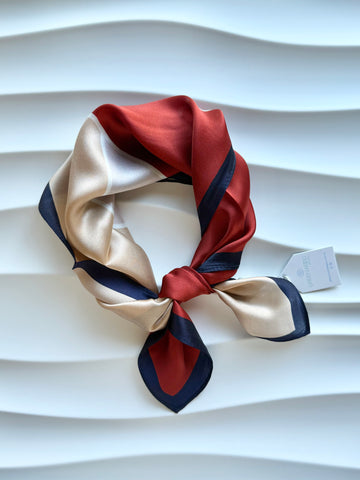 Abstract Heart Motif Neck Scarf