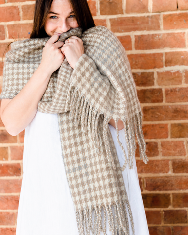 Houndstooth in Beige/Grey Scarf – Classic Check Winter Scarf