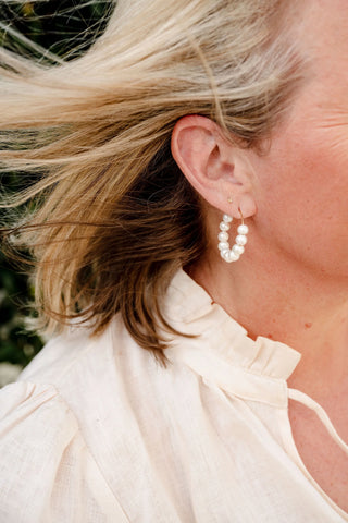 classic earring, pearl hoop earring, understated earring, elegant earring, freshwater pearl earring