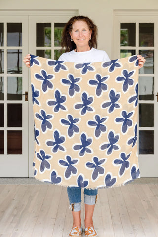 daisy scarf, floral scarf, cream scarf, bold scarf, autumn scarf, winter scarf