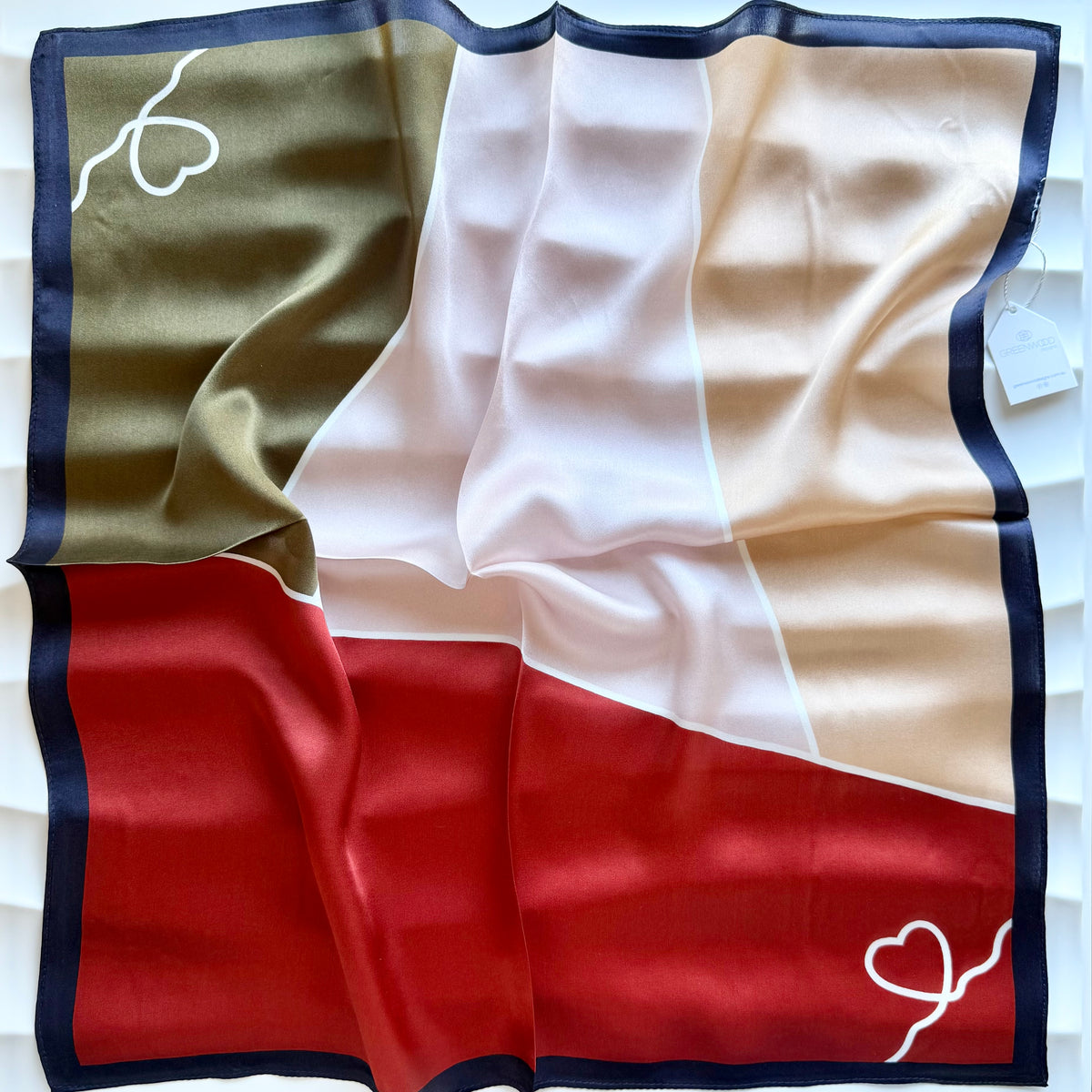 Abstract Heart Motif Neck Scarf