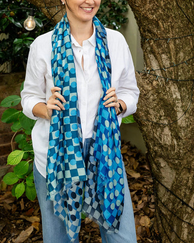 Frankie Geo in Blue Autumn/Winter Scarf