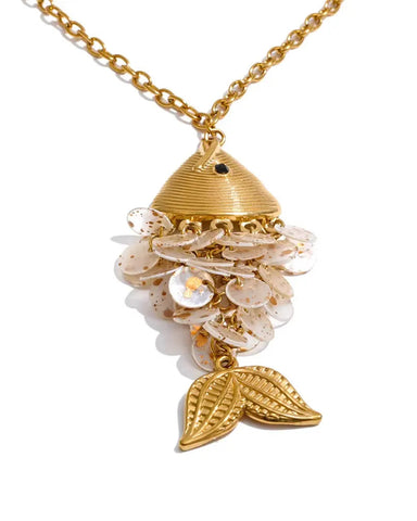 Wanda Fishtail Necklace in Champagne