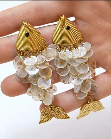Wanda Fishtail Earring in Champagne