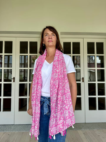 Katie Lightweight Scarf in Pink