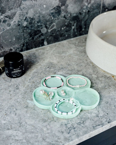 flower shaped tray, flower shaped jewelry tray, pretty jewelry tray, bedside jewelry tray, mint flower tray