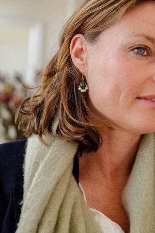pearl earring, pearl and green stone earring, evening earring, classic earring