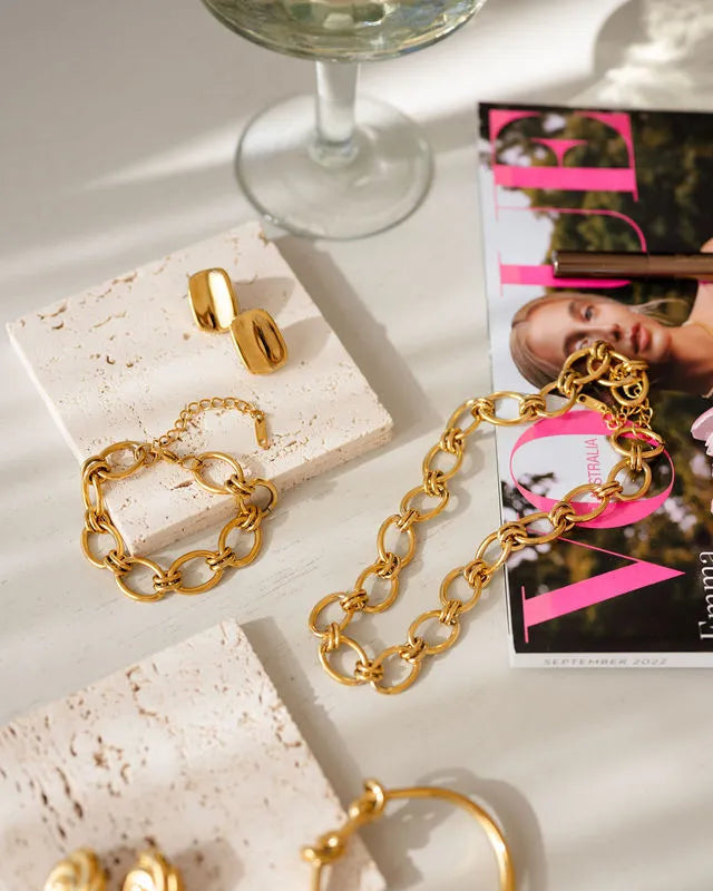 18k gold-plated stainless steel, Tarnish-free, Waterproof, Suitable for sensitive skin, gold bracelet, retro bracelet, vintage charm, classic bracelet, beautiful bracelet, timeless bracelet,  simple chain bracelet